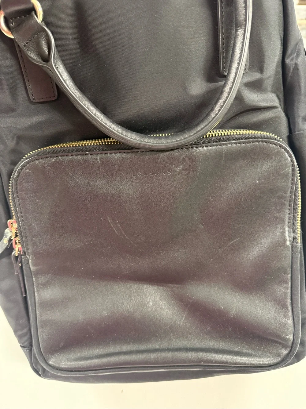 Lo & Sons sleek black